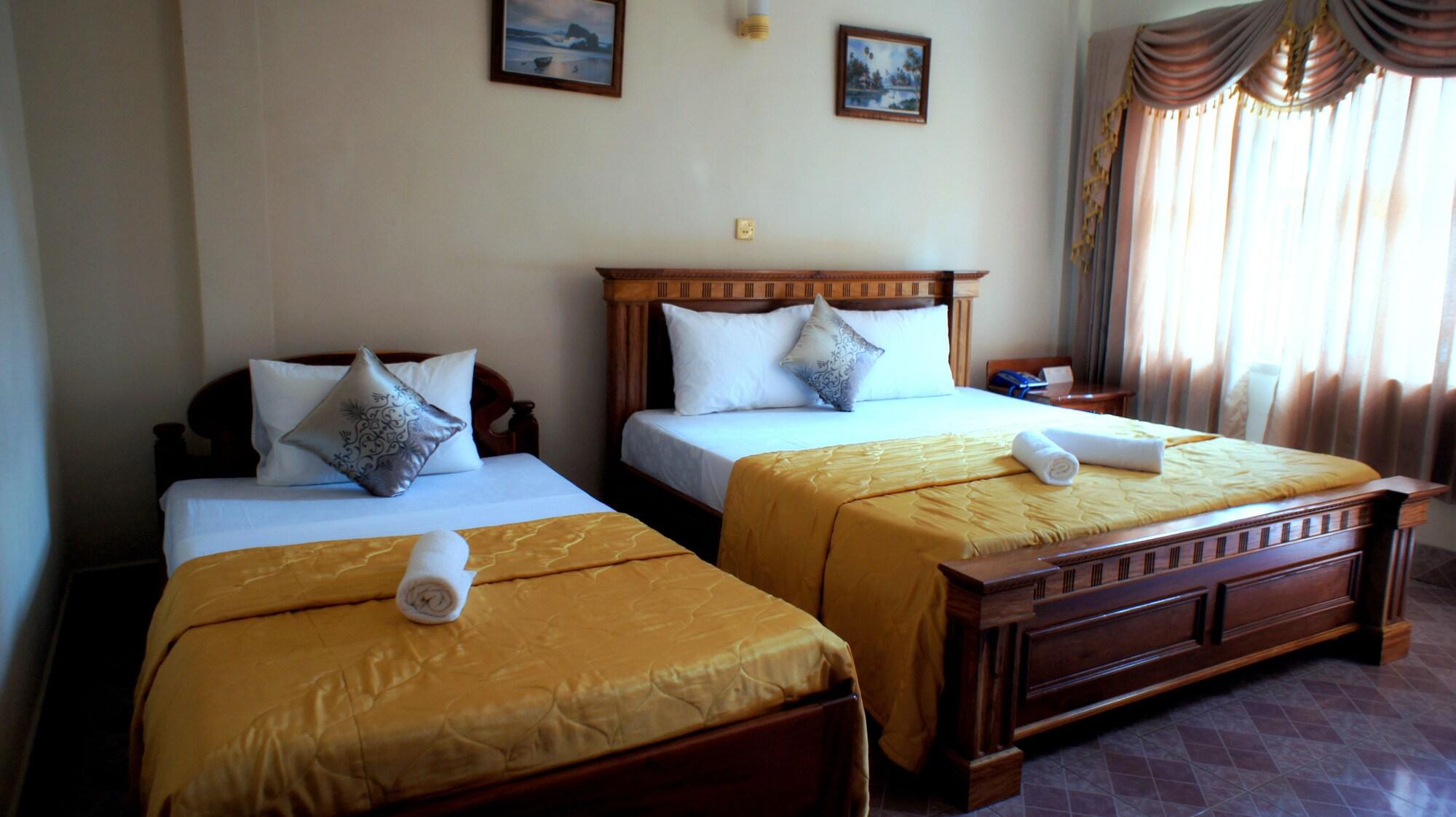 באטאמבנג Royal Hotel מראה חיצוני תמונה