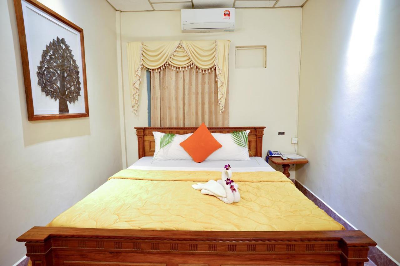 באטאמבנג Royal Hotel מראה חיצוני תמונה