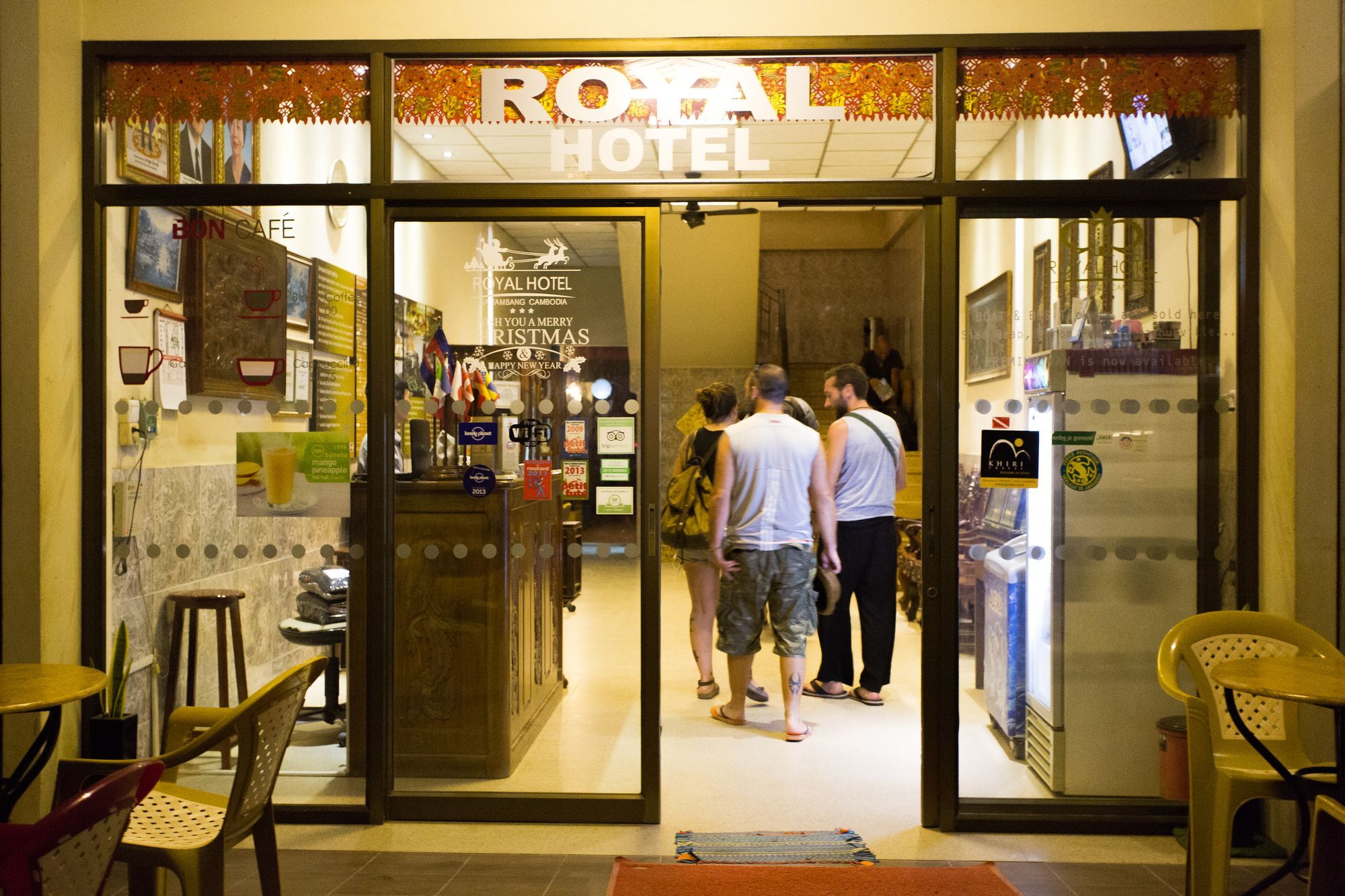 באטאמבנג Royal Hotel מראה חיצוני תמונה